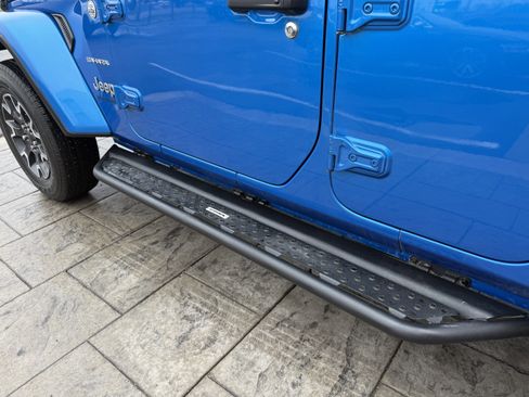 Used 2024 Jeep Wrangler Unlimited Sahara w/ Technology Group image 32