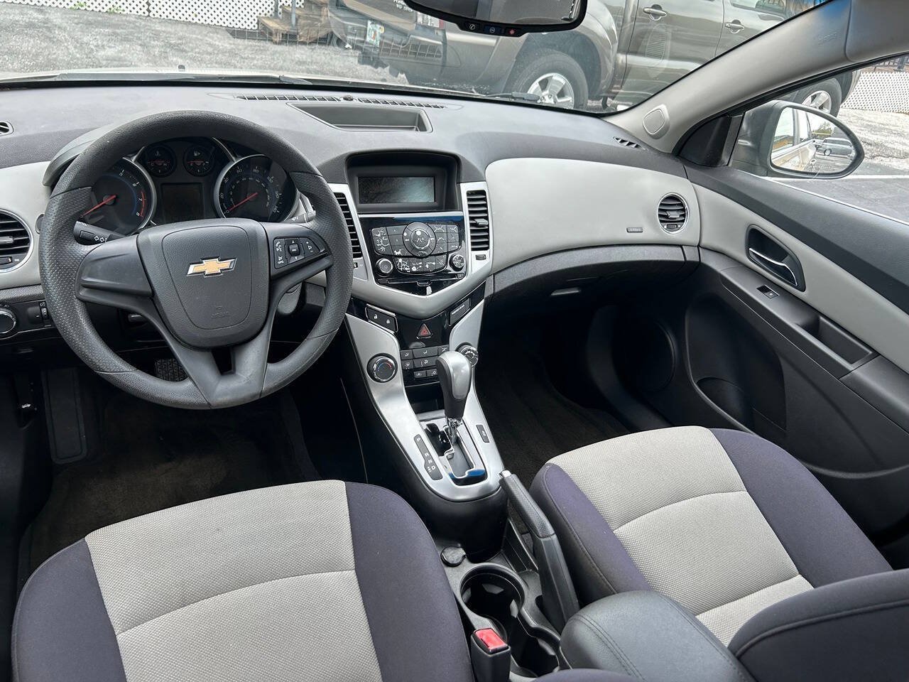 Used 2012 Chevrolet Cruze LS w/ Connectivity Package FWD image 7
