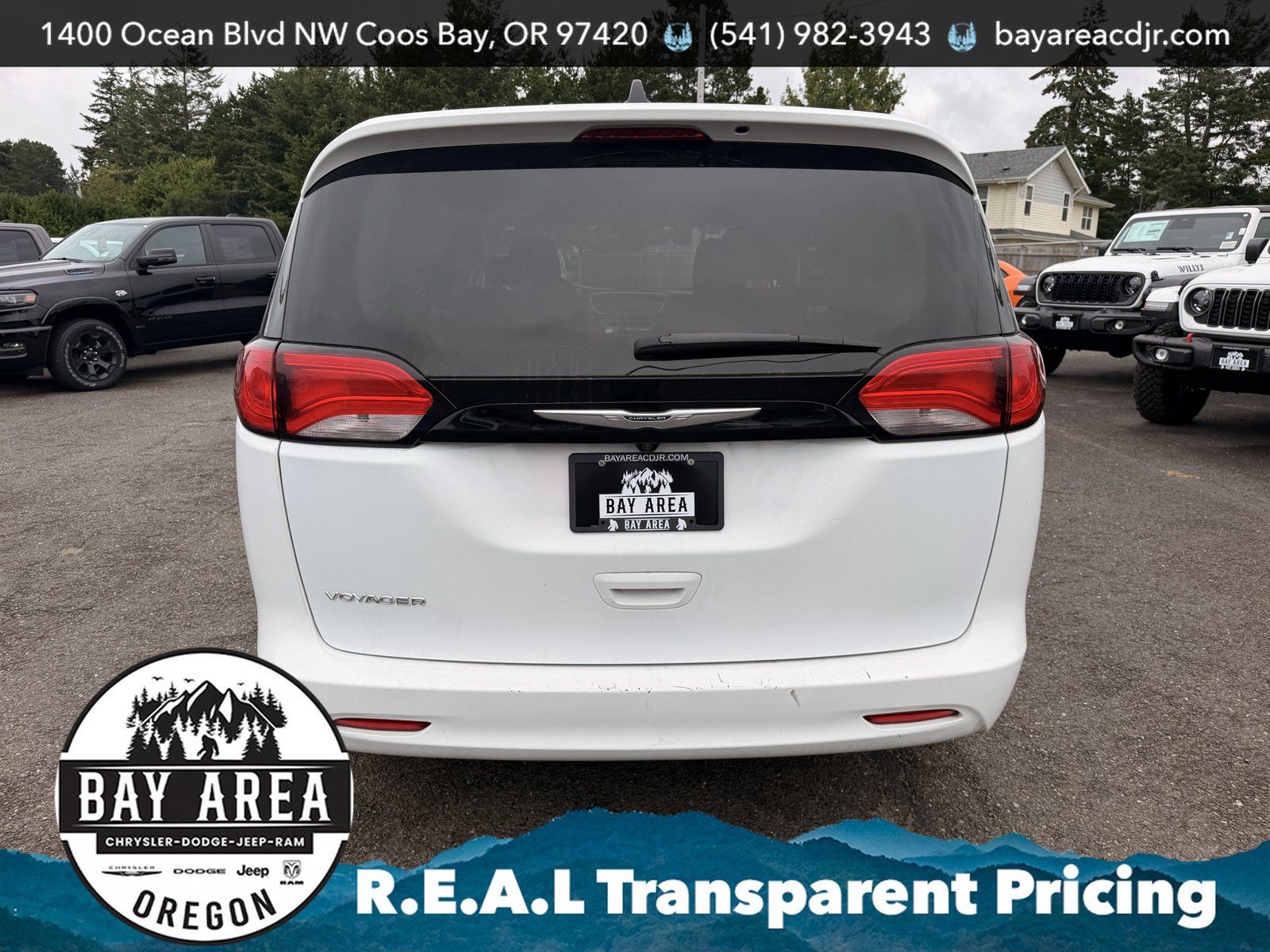Used 2023 Chrysler Voyager LX FWD image 6