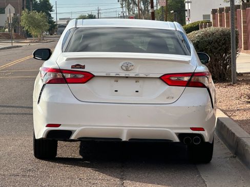 Used 2018 Toyota Camry SE image 5