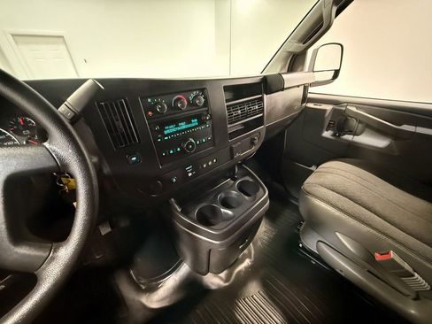 Used 2024 GMC Savana 2500 w/ Driver Convenience Package image 92