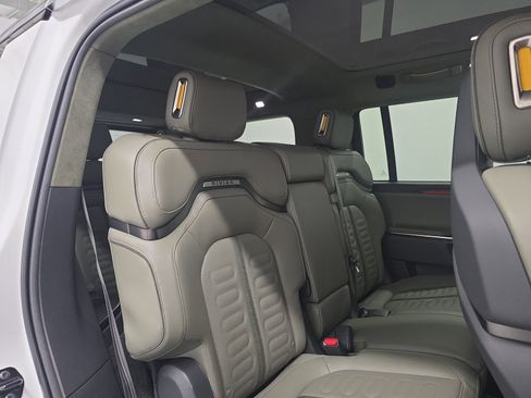 Used 2024 Rivian R1S Adventure image 23