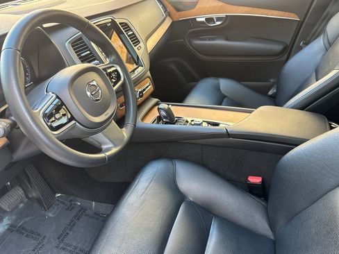 Used 2021 Volvo XC90 T8 Inscription Expression image 9