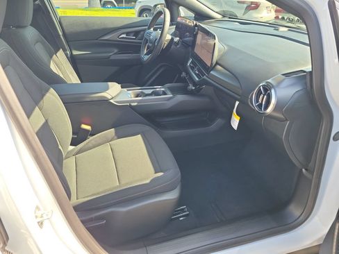 Used 2026 Chevrolet Equinox EV LT FWD image 16