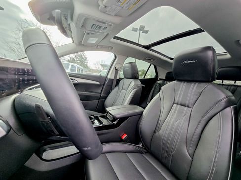 Used 2024 Buick Envision Avenir image 9