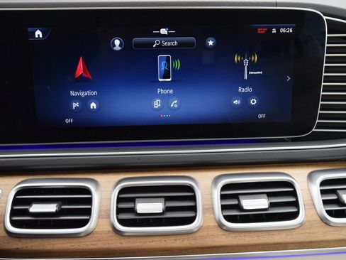 Used 2025 Mercedes-Benz GLS 450 4MATIC image 27