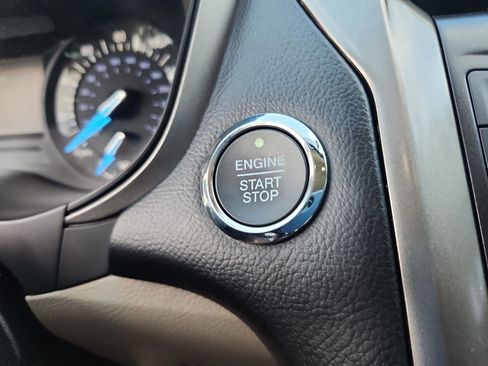 Used 2017 Ford Fusion SE image 28