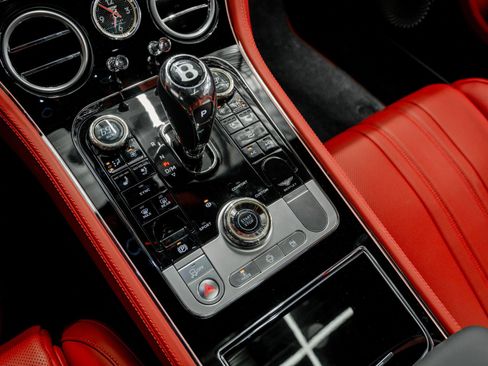 Used 2025 Bentley Continental GT image 26