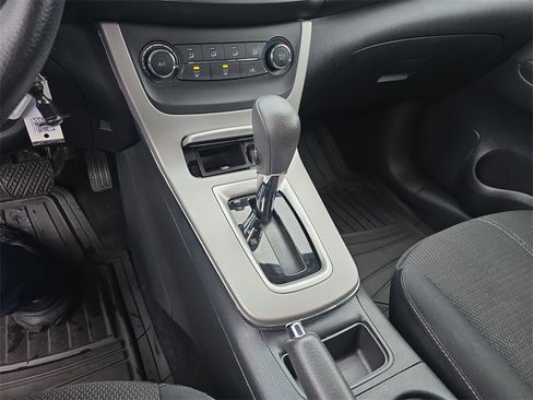 Used 2015 Nissan Sentra S image 22