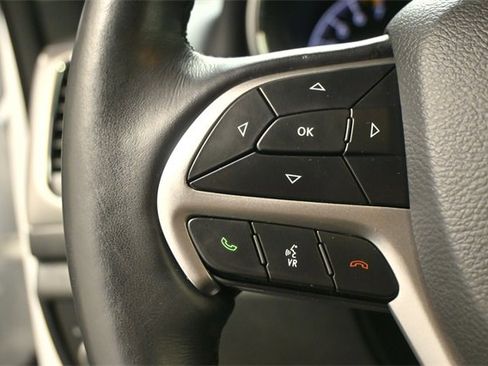 Used 2022 Jeep Grand Cherokee Laredo X image 20