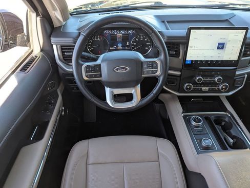 Used 2024 Ford Expedition XLT AWD/4WD image 29