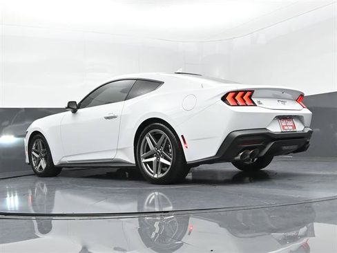 Certified 2025 Ford Mustang Coupe RWD image 31
