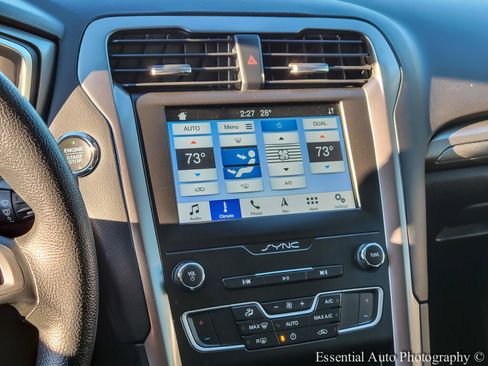 Used 2019 Ford Fusion SE image 25