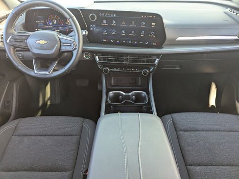 Certified 2025 Chevrolet Traverse LT image 16