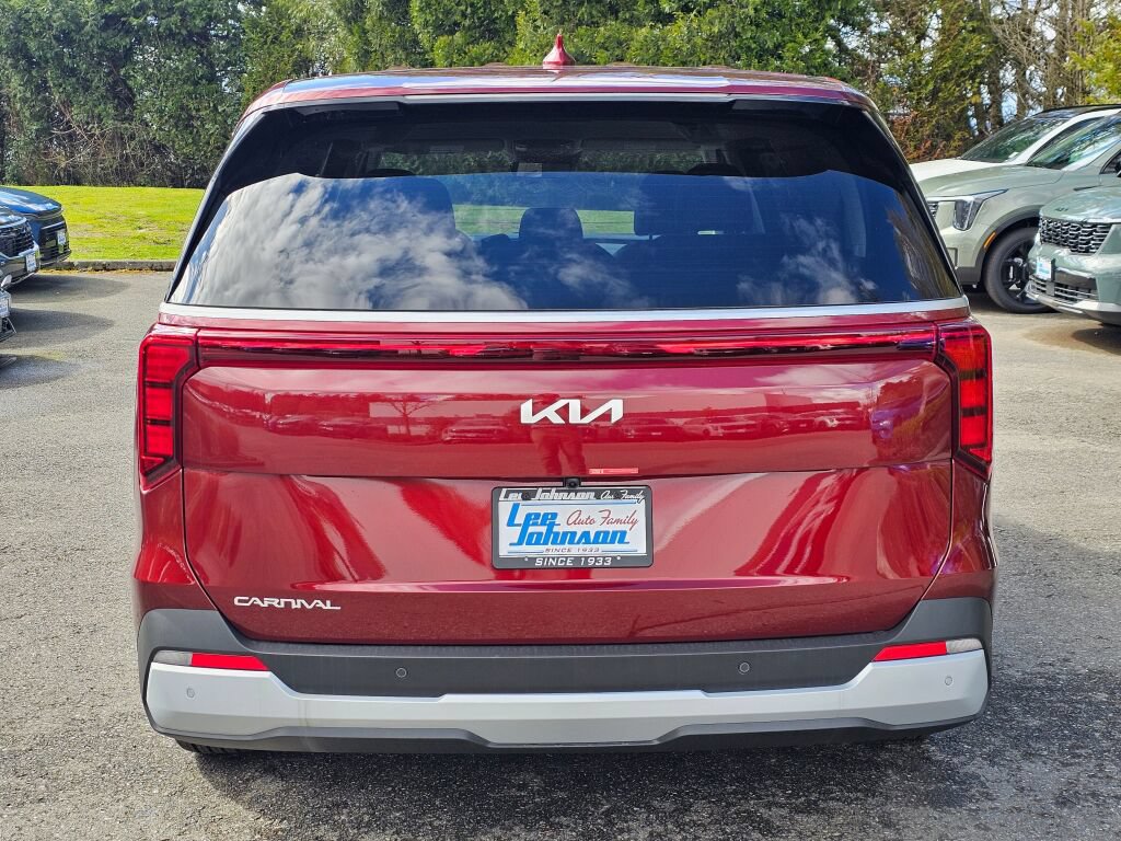 New 2026 Kia Carnival FWD image 6
