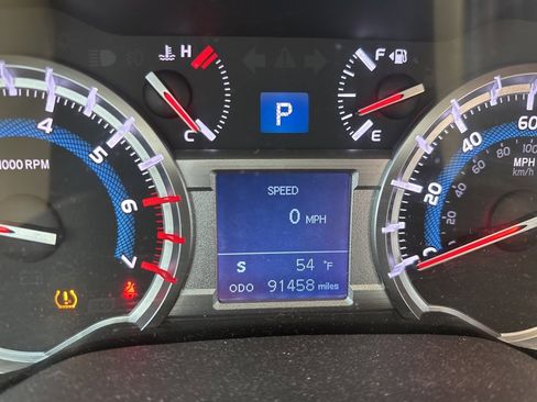 Used 2018 Toyota 4Runner SR5 image 16