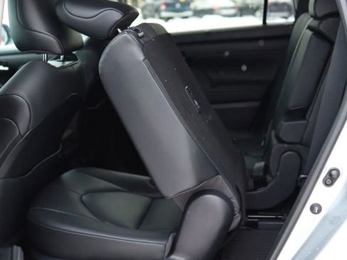 Used 2021 Toyota Highlander XLE AWD/4WD image 41