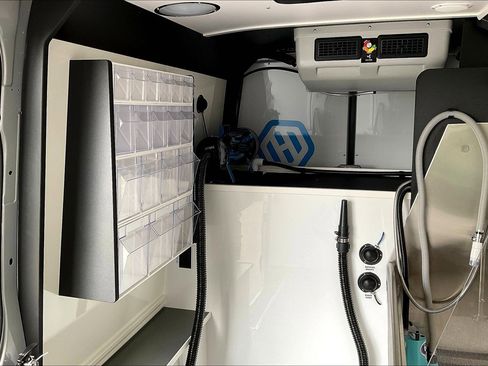 New 2024 Mercedes-Benz Sprinter 2500 w/ Acoustic Package image 22