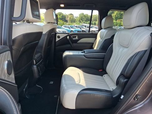 Used 2019 INFINITI QX80 Limited w/ All-Season Package AWD/4WD image 17