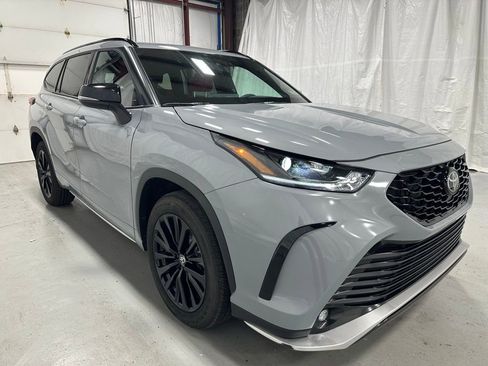 Used 2025 Toyota Highlander XSE image 1