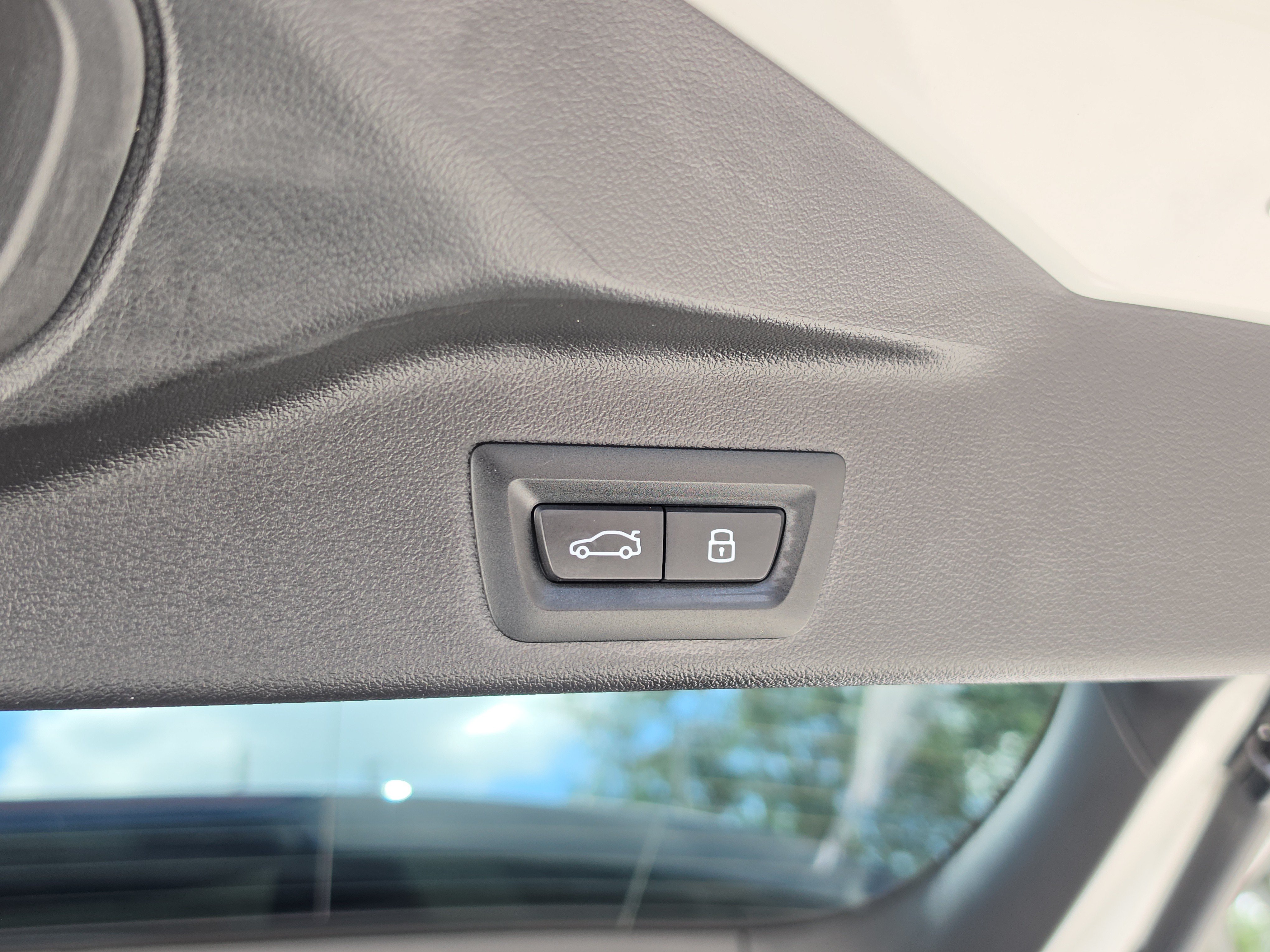 Used 2024 BMW X5 sDrive40i w/ Premium Package RWD image 12