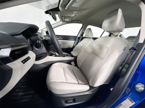 Used 2025 Nissan Altima 2.5 SV image 19