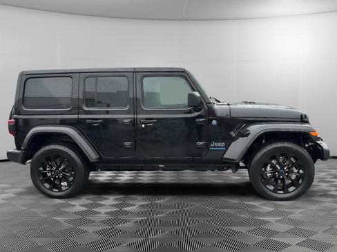 Used 2025 Jeep Wrangler Sahara w/ Safety Group image 5