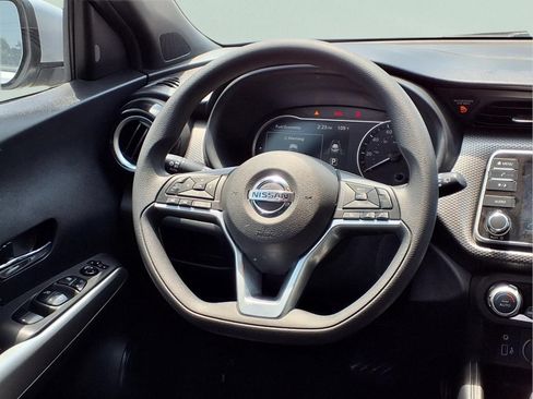 Used 2020 Nissan Kicks SV FWD image 14