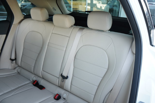 Used 2021 Mercedes-Benz GLC 300 4MATIC image 30