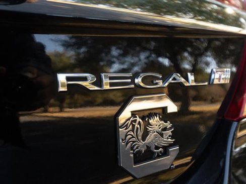 Used 2017 Buick Regal Premium w/ Driver Confidence Package #1 image 44