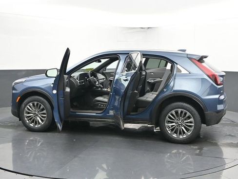 Used 2025 Cadillac XT4 Premium Luxury image 53