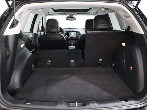 Used 2018 Jeep Compass Limited w/ Navigation Group AWD/4WD image 36