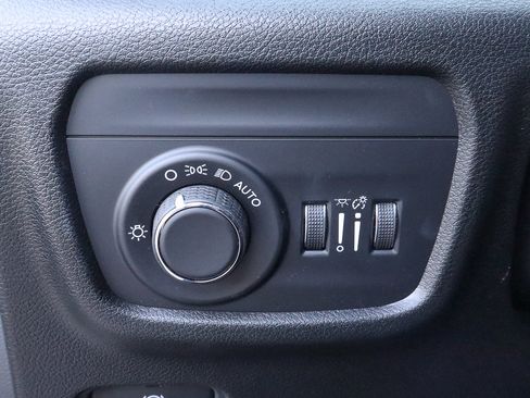 Used 2025 Jeep Grand Cherokee L Altitude image 16