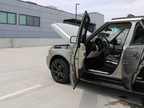 Used 2010 Land Rover Range Rover Supercharged AWD/4WD image 62