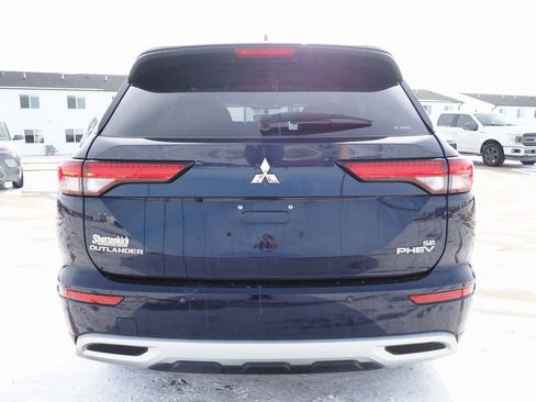Used 2024 Mitsubishi Outlander 4WD Plug-In Hybrid image 6