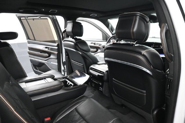 Used 2023 Jeep Grand Wagoneer Series III AWD/4WD image 26