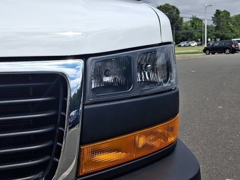 Used 2023 GMC Savana 2500 w/ Driver Convenience Package RWD image 11