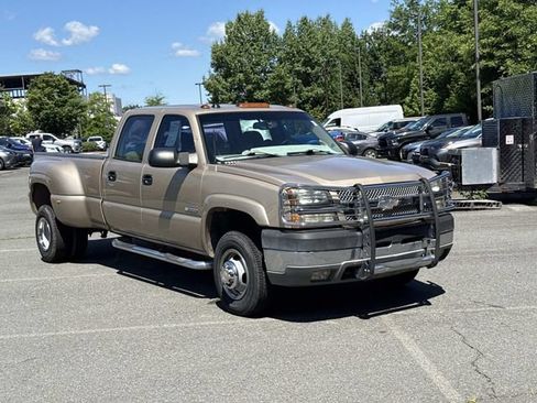 Used 2004 Chevrolet Silverado 3500 LS w/ Heavy-Duty Power Package AWD/4WD image 1