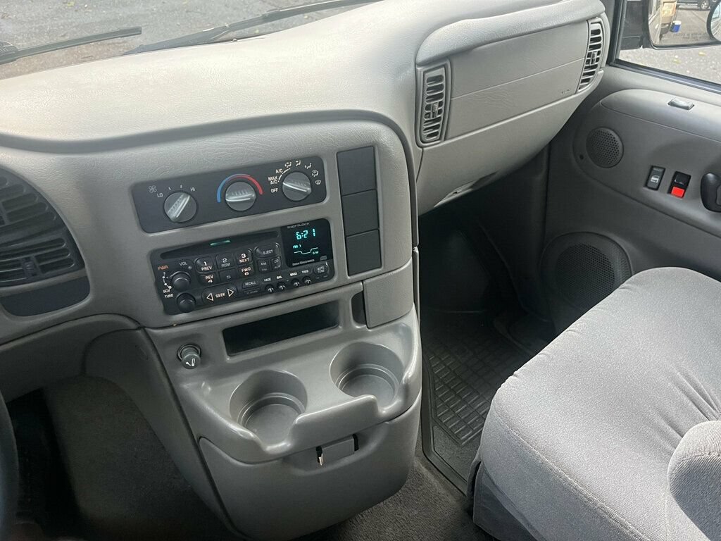 Used 2003 Chevrolet Astro w/ LS Preferred Equipment Group RWD image 6