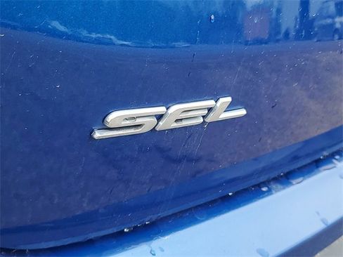 Used 2023 Ford Edge SEL w/ Convenience Package image 6