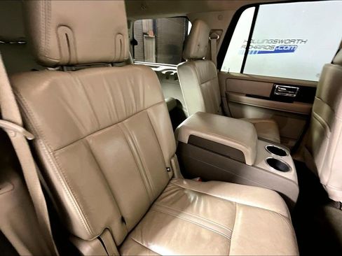 Used 2016 Lincoln Navigator Select image 22