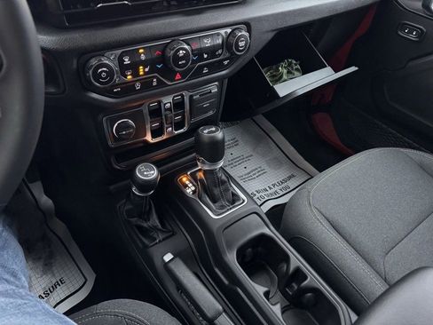Used 2024 Jeep Wrangler Sport S image 20