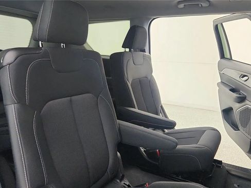 Used 2022 Jeep Grand Cherokee L Laredo w/ Luxury Tech Group I AWD/4WD image 32
