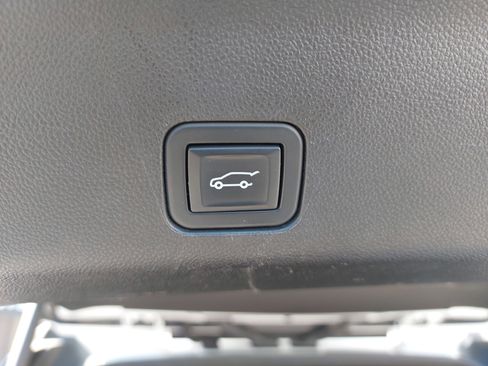 Used 2021 Chevrolet Suburban Z71 w/ Rear Media and Nav Package image 15