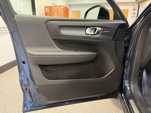 New 2026 Volvo XC40 B5 Ultra w/ Protection Package Premier image 18