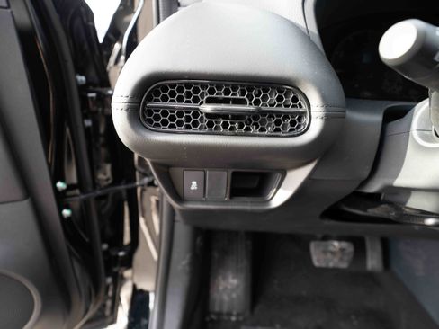 New 2026 Honda HR-V LX image 11