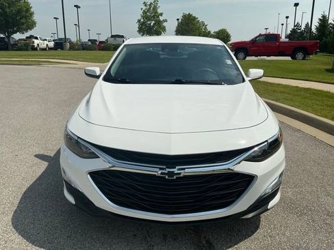 Used 2023 Chevrolet Malibu RS w/ LPO, Floor Liner Package FWD image 9