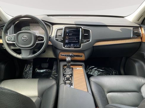 Used 2021 Volvo XC90 T6 Momentum w/ Advanced Package AWD/4WD image 6