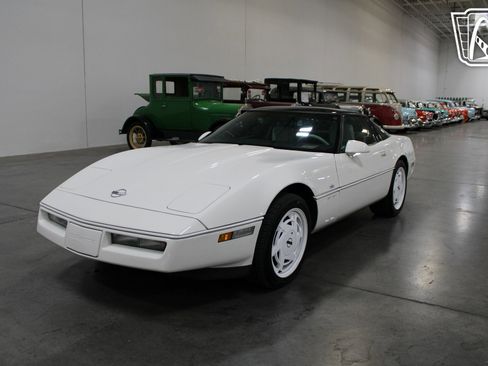 Used 1988 Chevrolet Corvette Coupe image 35