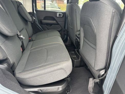 Used 2025 Jeep Wrangler Unlimited Sahara w/ Safety Group image 15